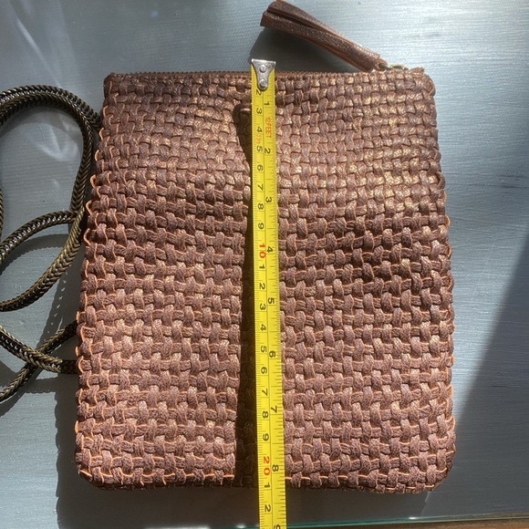 NWOT Anthropologie Deux Lux rose gold woven foldover bag - Picture 4 of 10